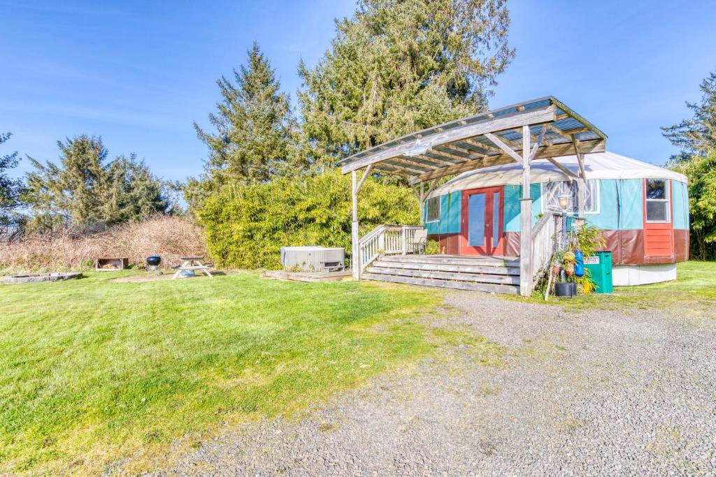 Yurt on the Bay Main image 1